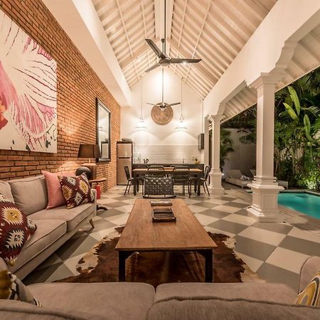 Central 3 Bedroom Villa Close To Seminyak Beach Exterior photo