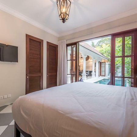 Central 3 Bedroom Villa Close To Seminyak Beach Exterior photo