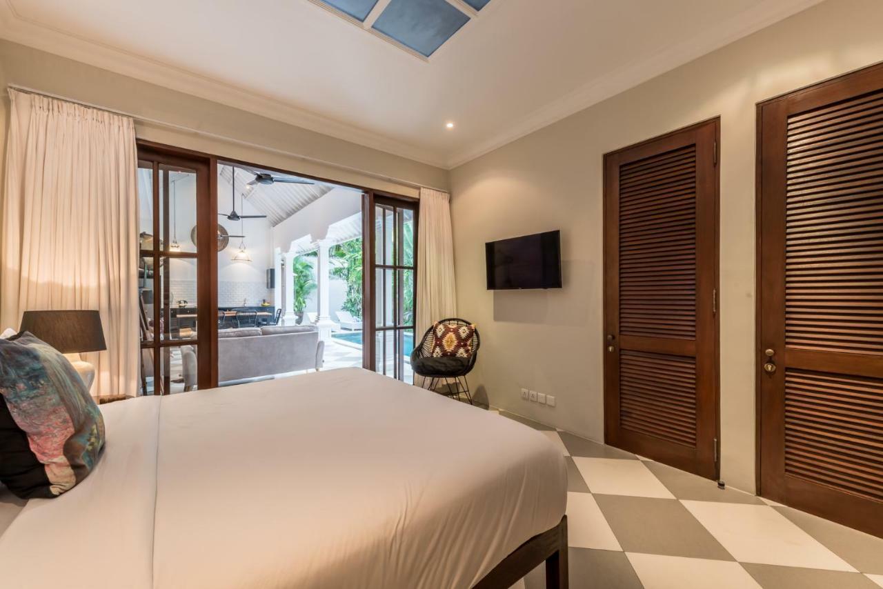 Central 3 Bedroom Villa Close To Seminyak Beach Exterior photo